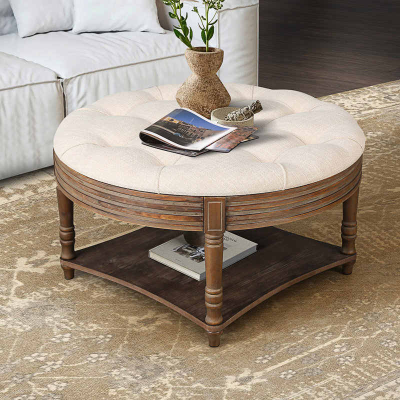 Table basse rembourrée Farmhouse, très grand repose-pieds capitonné à 2 niveaux avec tablette, Beige/White