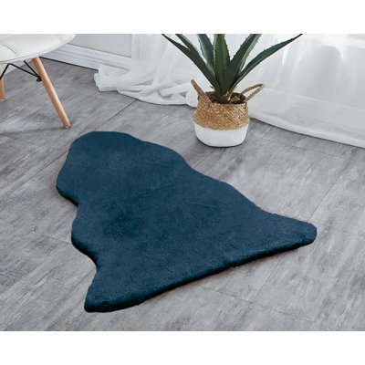 Tapis turquoise tissé à la machine Novelty Hazeghi