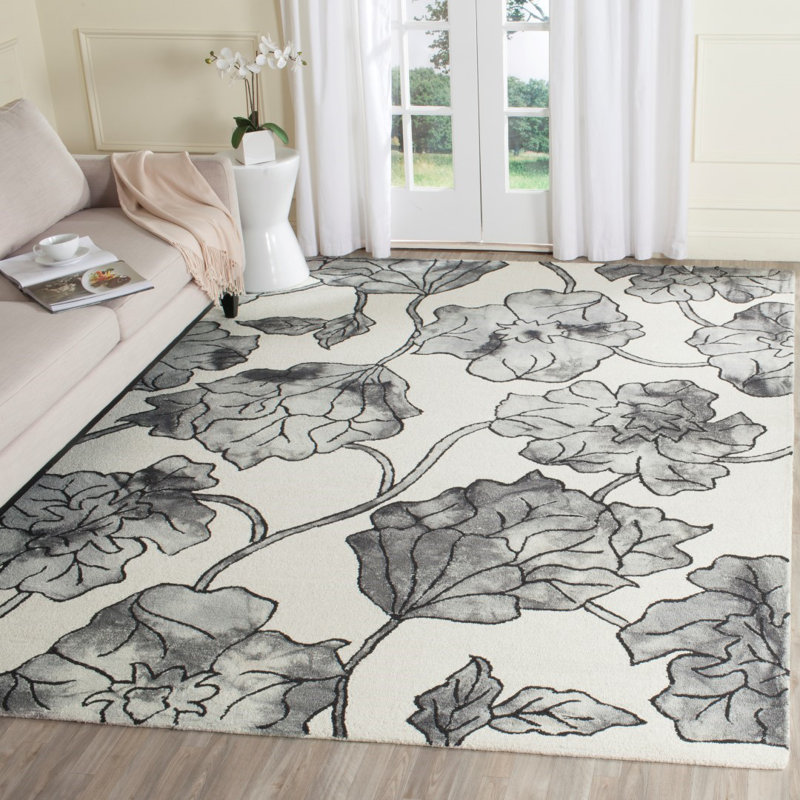 Coleman Hand Tufted Wool/Cotton Floral Rug in Ivory/Light Gray, Rectangle 5' x 8'
