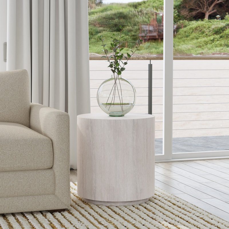 Layne 20" Round End Table, Light Brown
