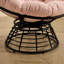Chaise pivotante 360 avec un design ergonomique, coussin rose épais, structure en acier brun, pour les espaces intérieurs et extérieurs