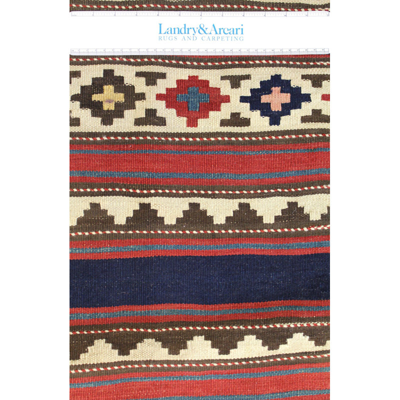 Tapis unique cerise / bleu / brun / blanc de 5 pi 3 po x 8 pi 4 po Shirvan