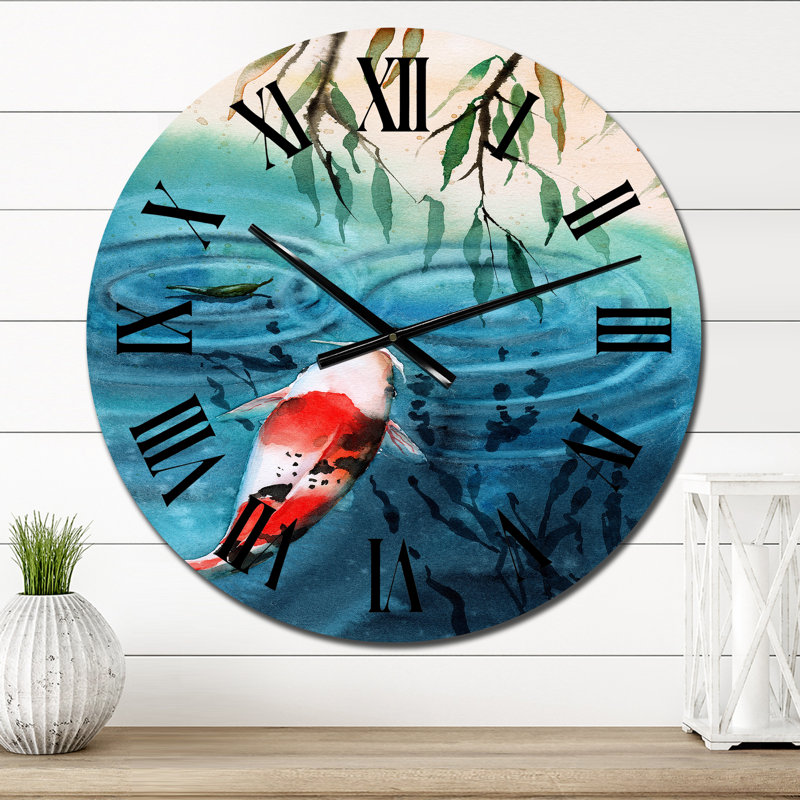 Horloge murale traditionnelle rouge carpe koi japonaise dans le lac bleu, Petit