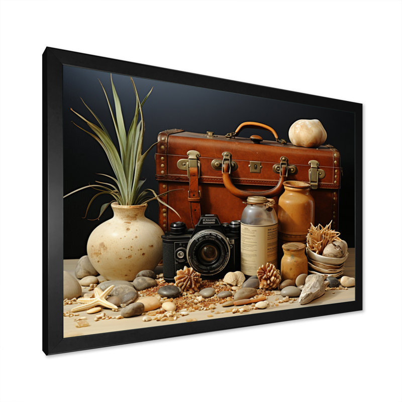 Beach Travels Collage I - impression, H 24 po x l 32 po x P 1 po, Cadre photo noir