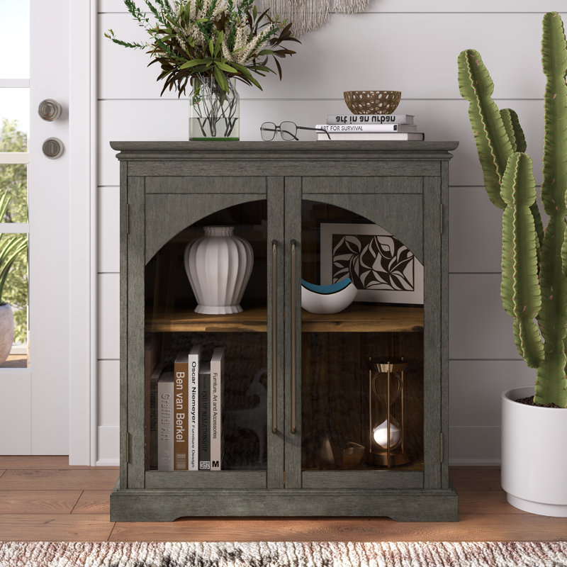 Armoire d'appoint de style transitionnel arqué 33 po avec portes en verre Sherree, Gris