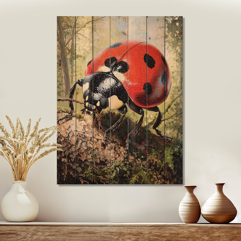 Curious Spotted Ladybug Forest I - Art mural moderne sur bois de pin naturel, H 44 po x l 34 po