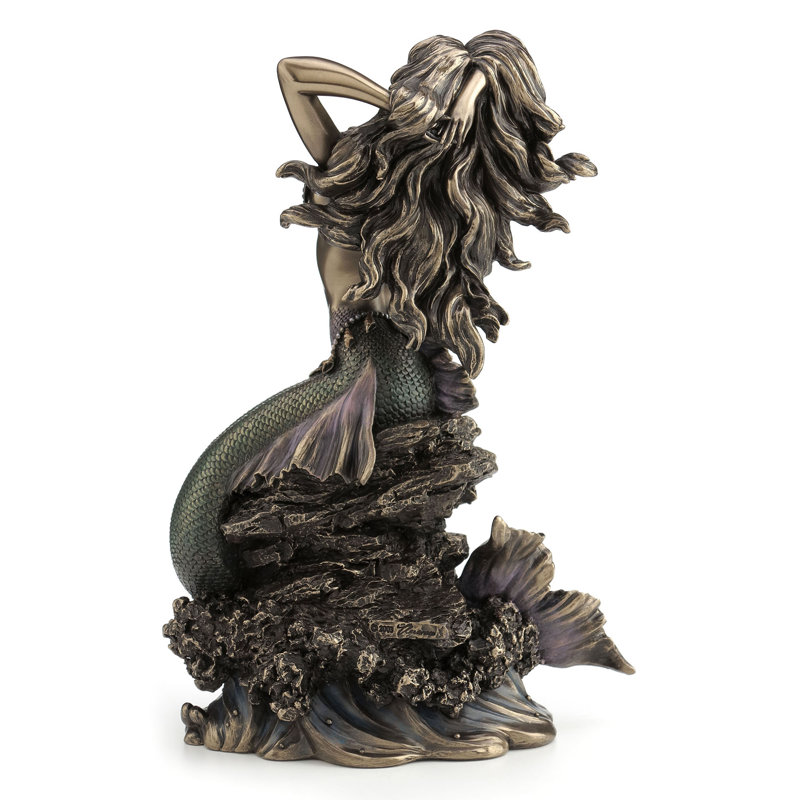 Figurine Botelho belle sirène assise sur un rocher
