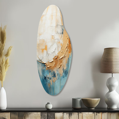 «Gold and Blue Paint Fusion I», peinture abstraite incurvée, art mural en métal beige