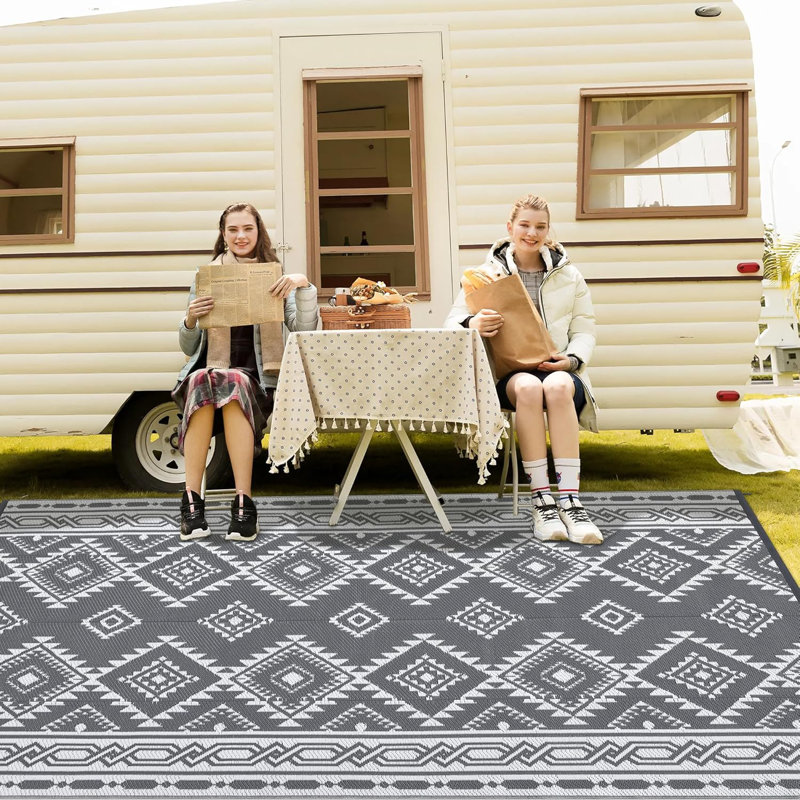 Plastic Straw Rug - Modern Reversible Indoor/Outdoor Rug, All-Weather Floor Mat for Patio, Deck, Balcony & RV