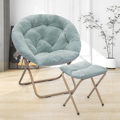 Ensemble de chaise longue ronde en fausse fourrure avec repose-pieds pliant et repose-pieds avec structure en métal, parfait pour le salon ou la chambre à coucher