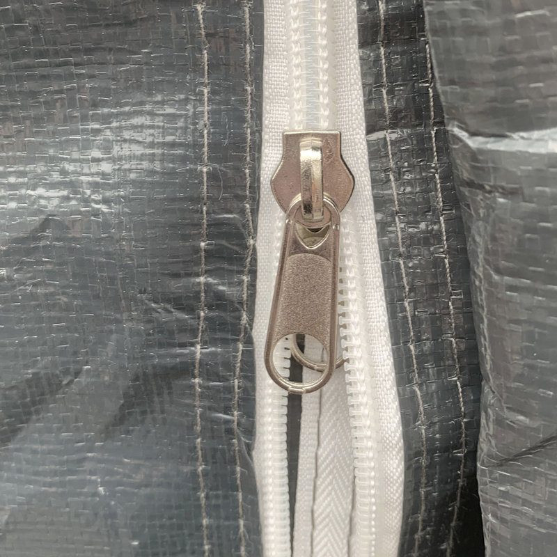 Abri d'auto robuste 9 pi x 8 pi, avec couvercle et portes à fermeture à glissière, auvent portatif pour abri d'auto avec outils de jardinage, 8 pi, accès facile, vélos