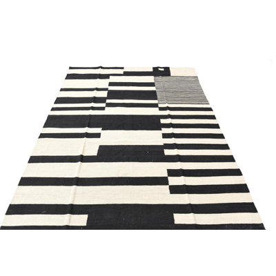 Noor Black and White Rug