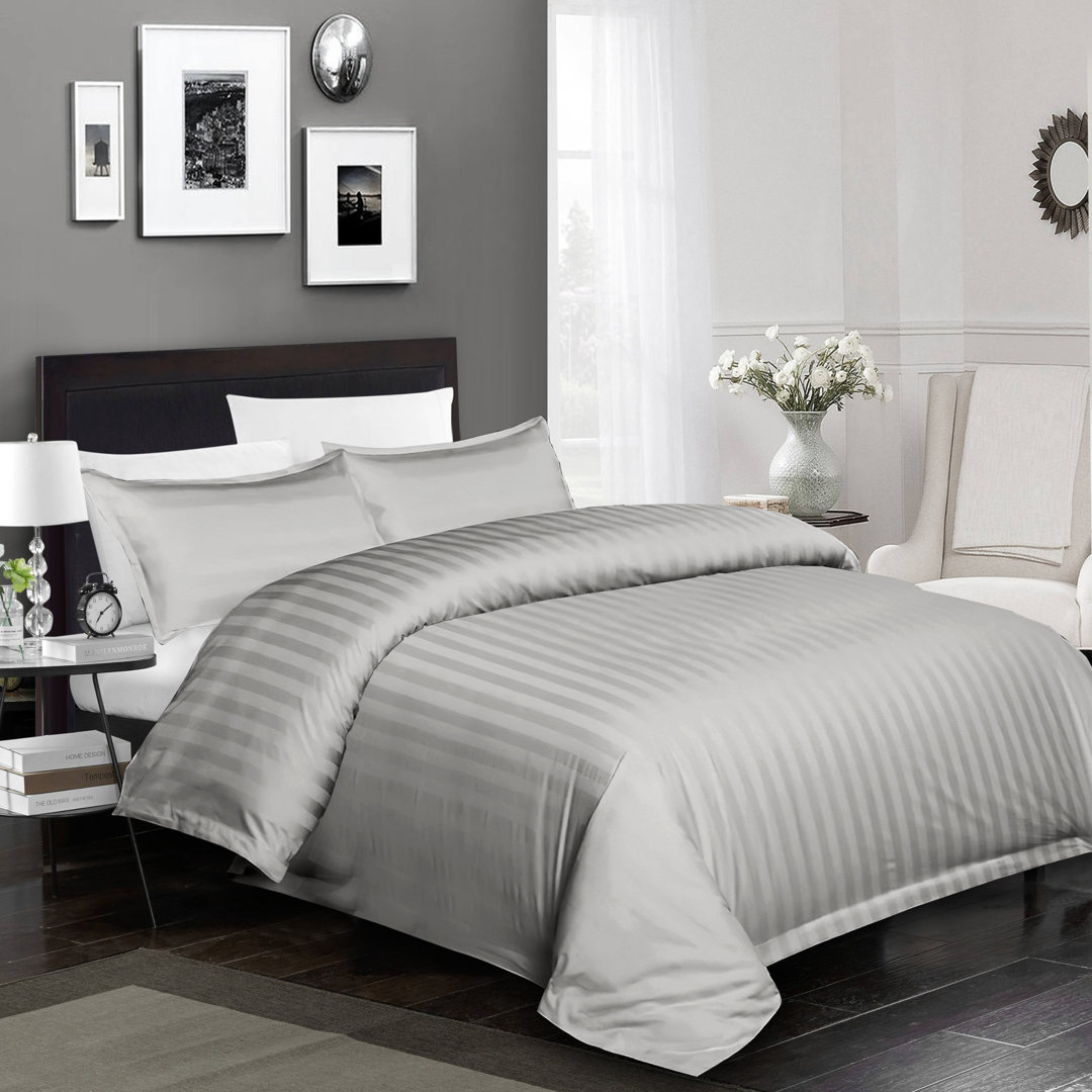 Klarita 250 TC Microfibre Reversible Striped Duvet Cover Set with Pillowcases