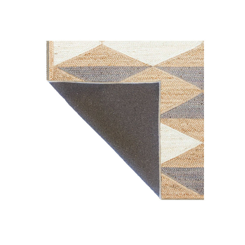 Tapis décoratif lavable à la machine moderne à motif géométrique triangulaire beige, Tapis de couloir 4 pi 11 po x 9 pi 10 po