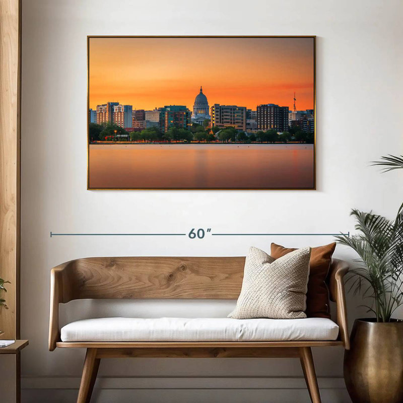 Madison Wisconsin au coucher du soleil, 46 po x 31 po, Cadre flottant doré
