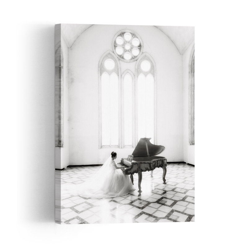 Mariée jouant du piano à queue, élégant gothique romantique, impression d'art mural, H 60 po x l 40 po