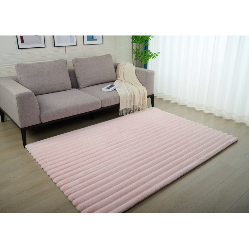 Tapis rose en fausse fourrure nervurée de la collection Nickole, Rectangulaire 8 pi x 10 pi