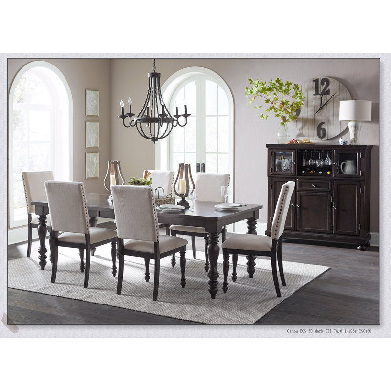 Ensemble de salle à manger traditionnel 7 pièces avec table extensible, 6 chaises d'appoint et garniture cloutée beige pour un repas élégant et fonctionnel