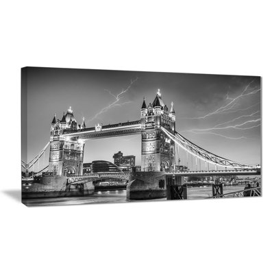 " Majesty Of Tower Bridge London "