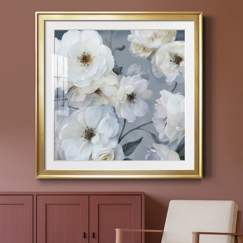 Timeless Climbing Rose - Peinture encadrée, H 34,5 po x l 34,5 po x P 1,5 po, Toile avec cadre or