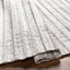 Tapis brun uni en polyester tissé à plat à la main Crumrine-444829429