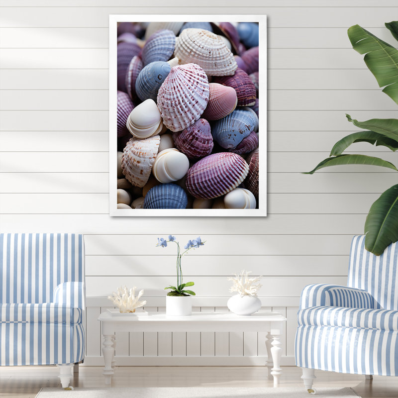 Beach Shells and Shadows III sur toile, H 20 po x l 12 po x P 1 po, Cadre photo blanc