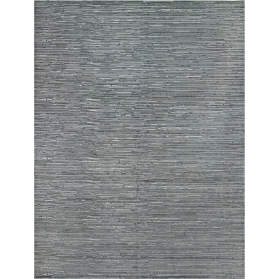 Hand Knotted Area Rug in Gray/White