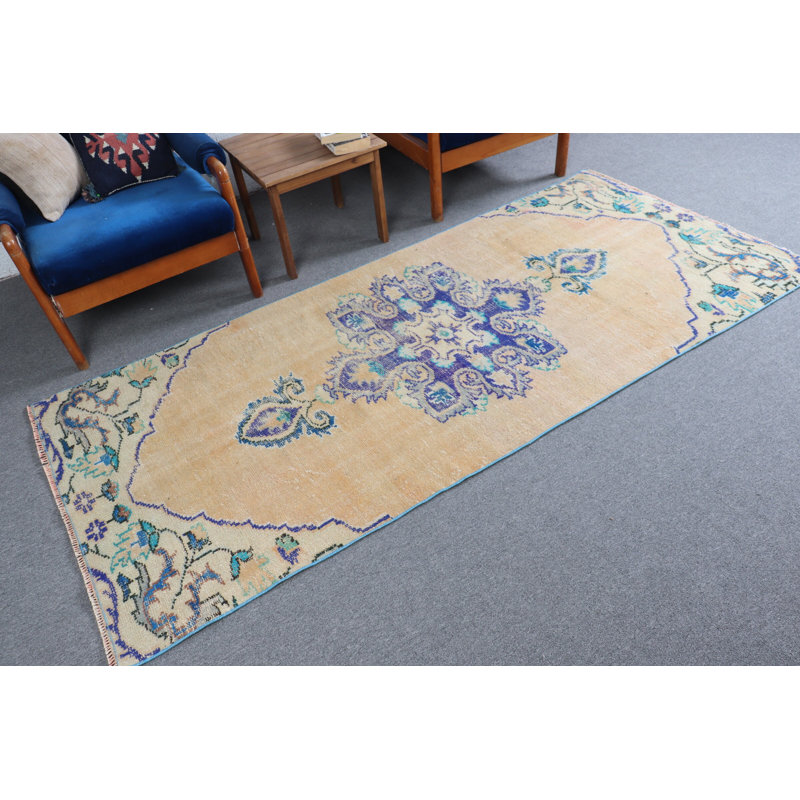 Tapis turc Anatolian rétro orange vif pour un décor de cuisine chaleureux et invitant