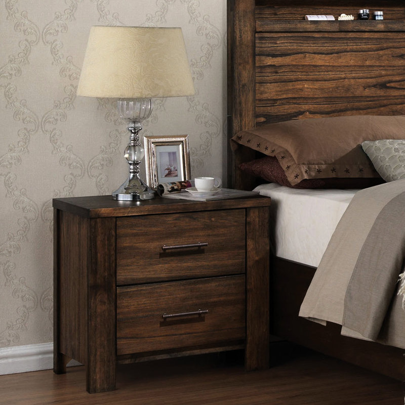 Table de chevet Cozy Oak - 2 tiroirs avec détails et détails en laiton antique