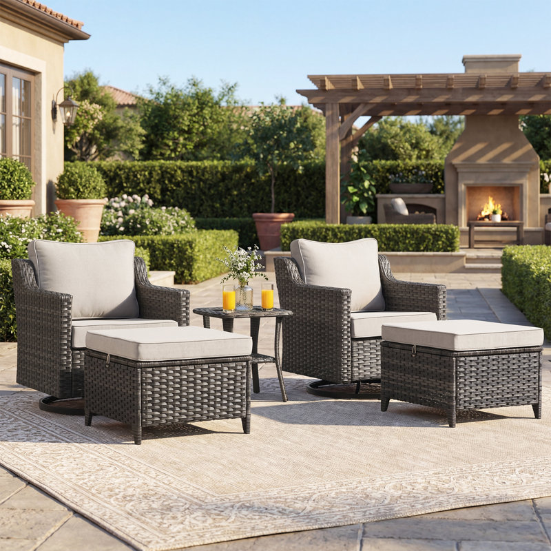 Chaises berçantes pivotantes d'extérieur en osier avec repose-pieds et table d'appoint 5 pièces Arlene, Beige