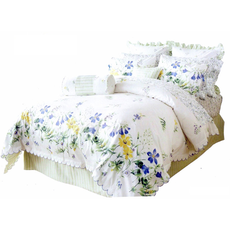 Classic Floral Comforter, King Comforter + 4 Additional Pieces