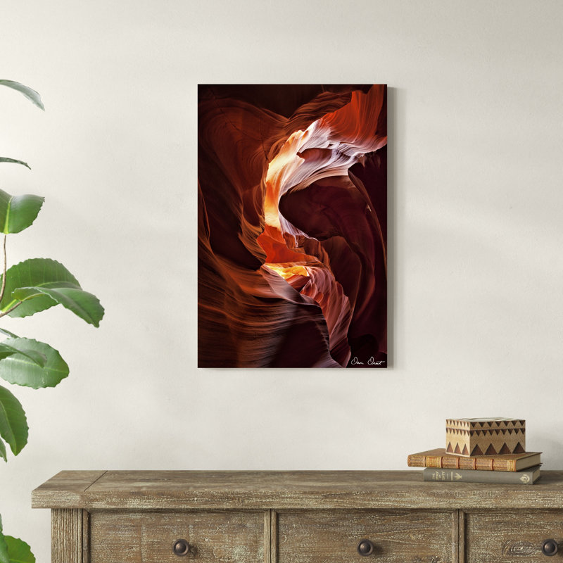 «Sun Shining Through Canyon IV» par David Drost - photographie sur toile tendue, H 30 po x l 20 po x P 1,25 po
