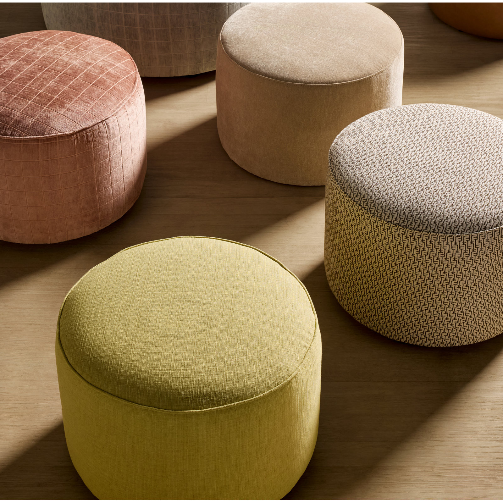 Murano 24" Round Upholstered Ottoman, Citron Performance Weave