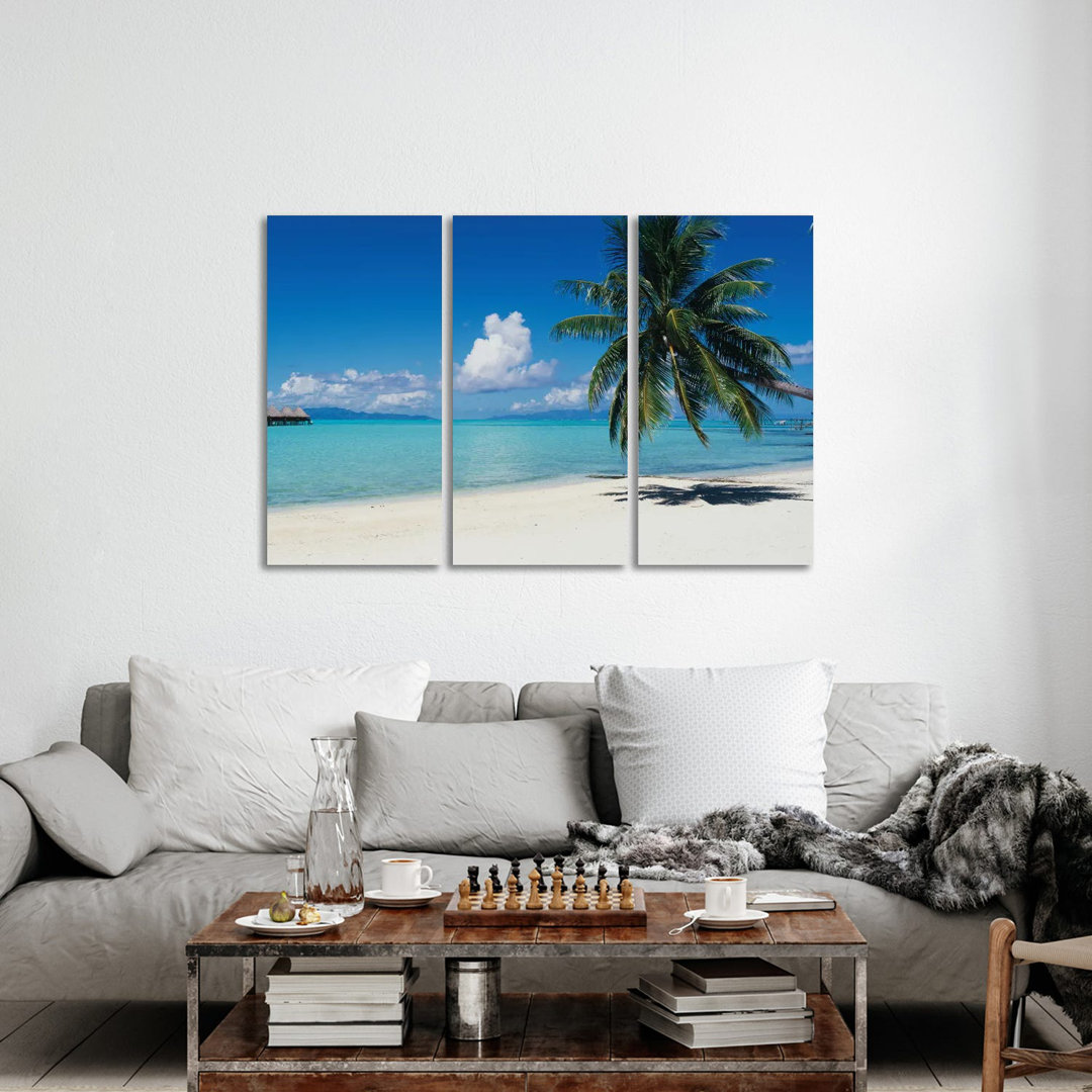 Palm Tree On The Beach, Moana Beach, Bora Bora, Tahiti, Französisch Polynesien von Panoramic Images - No Frame Gallery-W...