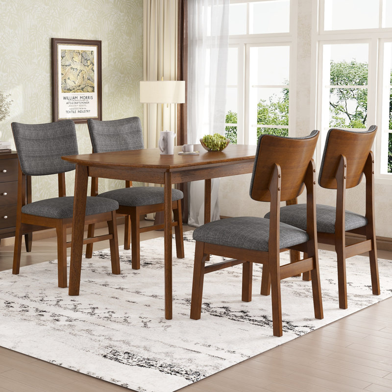 Ensemble repas pour quatre personnes, Gris