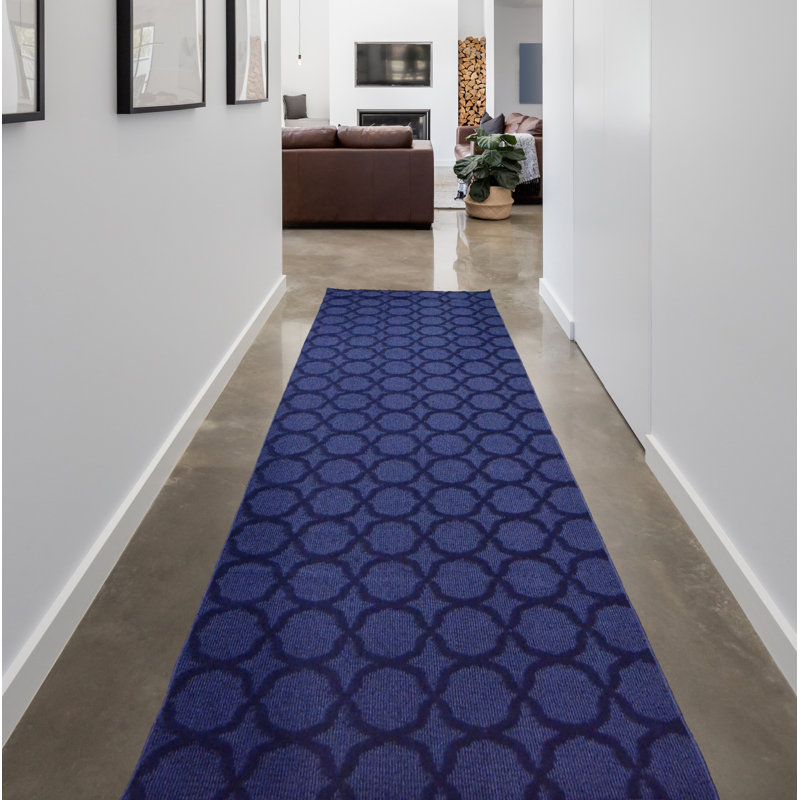 Tapis bleu foncé en polypropylène touffeté à la machine Togut, Tapis de couloir 3 pi x 12 pi