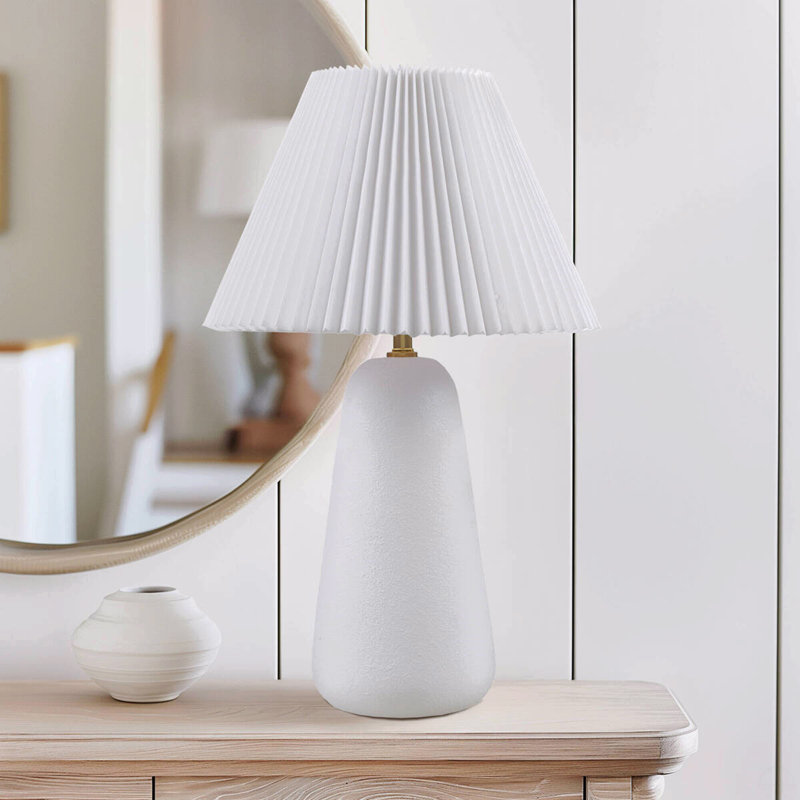 Lampe de table en céramique avec abat-jour en tissu cannelé