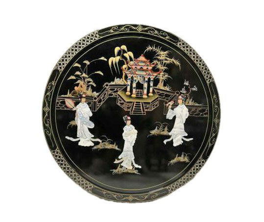  Art oriental, peinture ronde laquée et incrustée