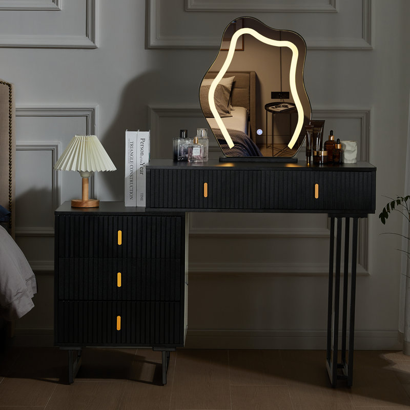 Daveisha Vanity, Black