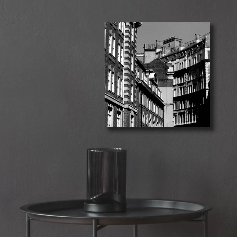 «London Street» par Tom Quartermaine, H 12 po x l 12 po x P 0,13 po