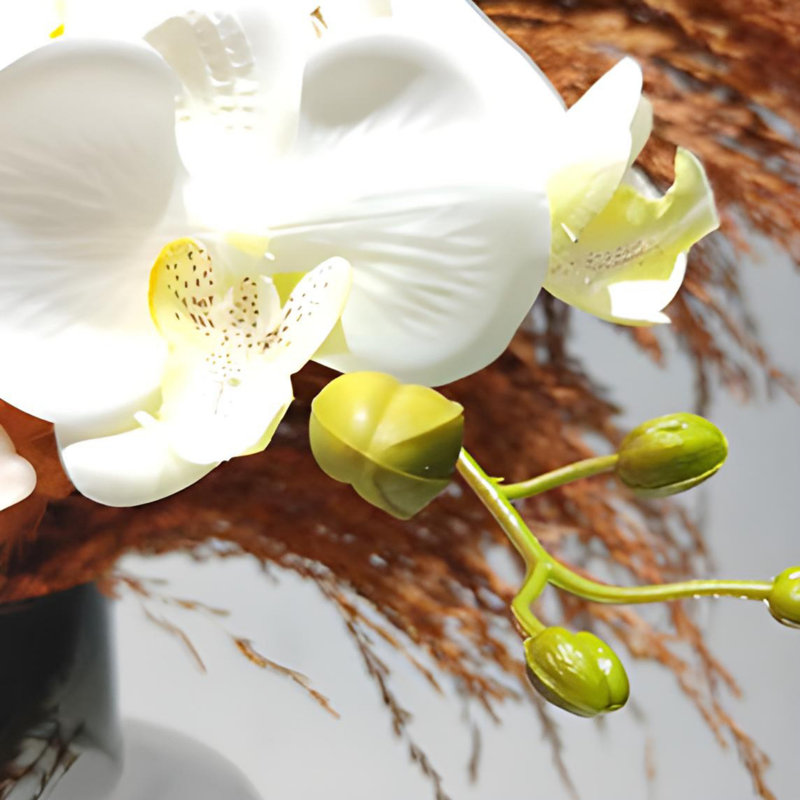 Ornements de fleurs simulées