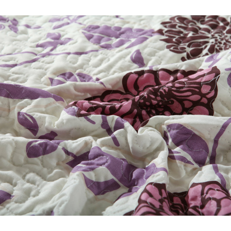 Glam Polyester Floral Quilt, California King Quilt + 2 King Shams