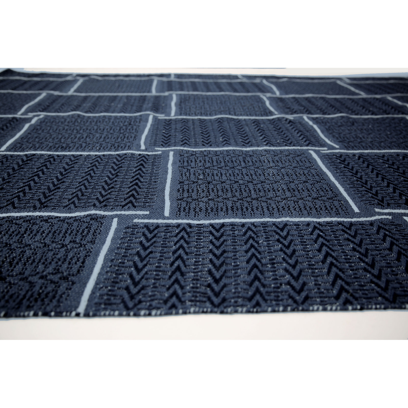NuStory Plaid Outdoor Rug, Rectangle 7'6" x 9'6"