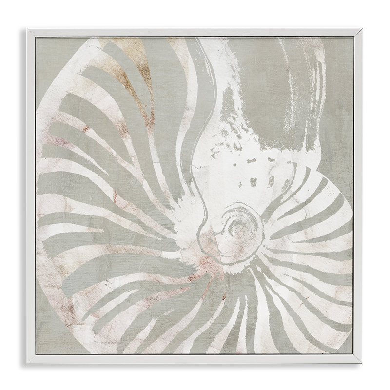 «Beige Nautilus», art de la giclée encadrée par Carol Robinson, Estampe numérique encadrée blanc bord de mer