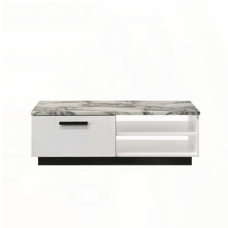 Table basse blanche avec plateau en faux marbre, tiroir et tablettes ouvertes