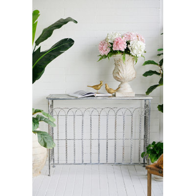 Console, table d'appoint pour le salon