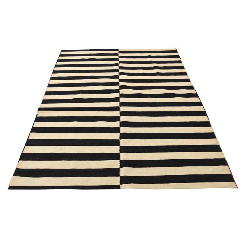 Tapis noir et blanc 5 x 8