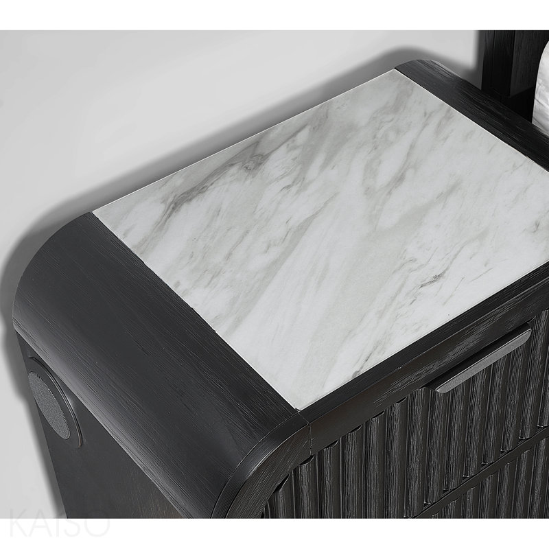 Commode blanche et noire