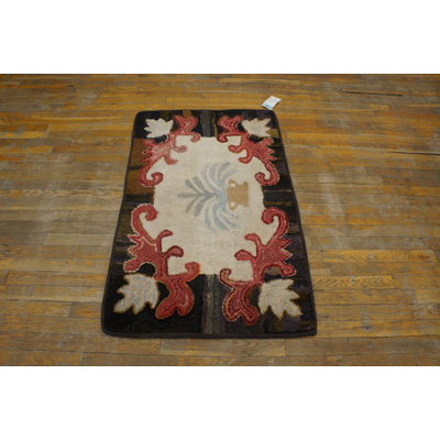 Late 19th Century Antique Ivory American Vase Folk Art Pattern Hooked Rug