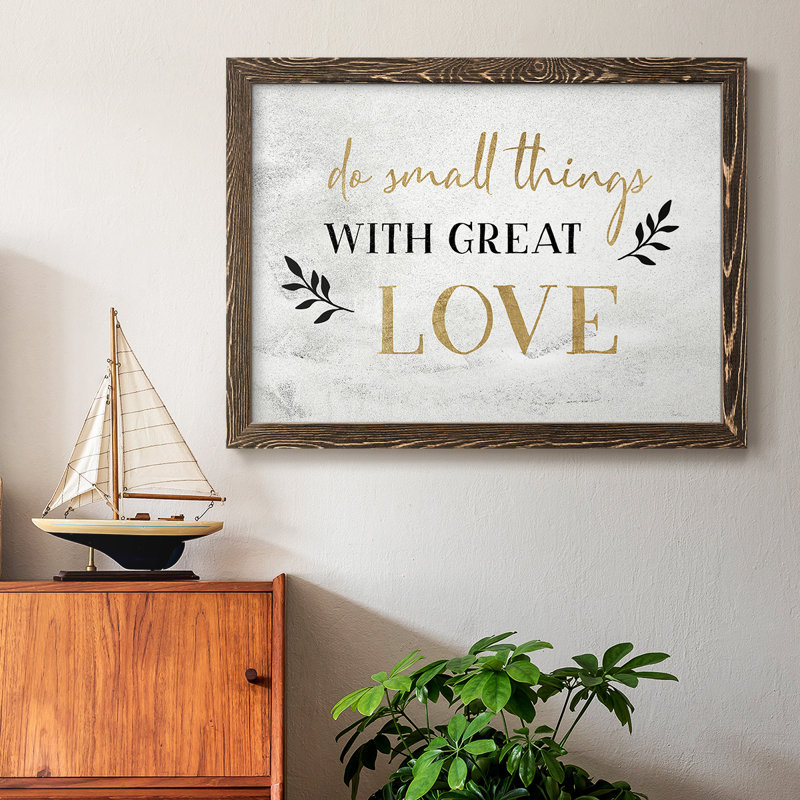 «Small Things Gold», art textuel sur toile, Noyer, H 18 po x l 26 po x P 1,5 po